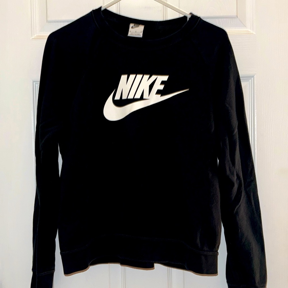 Nike Women’s Crew Neck Sweatshirt size M